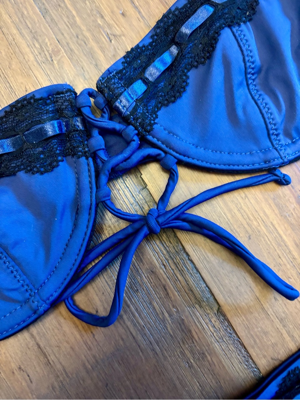 NWOT frankies bikinis x Sydney Sweeney Rome bikini set - Picture 8 of 16